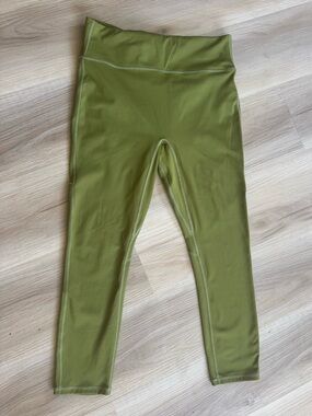 olive green high-waisted motion365 leggings | sculpting activewear | size s
